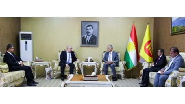 Head of KDP-FRO Mr. Hoshyar Siwaily hosts Mr. Simakov in Pirmam office
