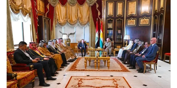 الرئيس بارزاني يستقبل وفداً من شيوخ ووجهاء العشائر العراقية
